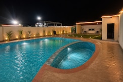 Palm Resort, Gajraula