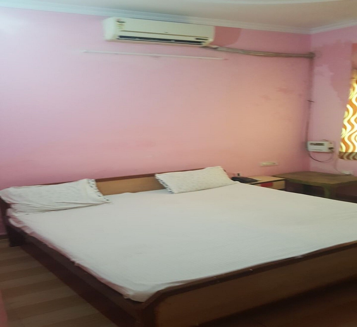 Mahakaleshwar guest house - Tap to explore photos