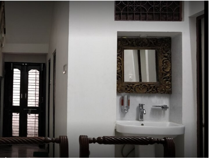 Aashiyana Guest House - Tap to explore photos