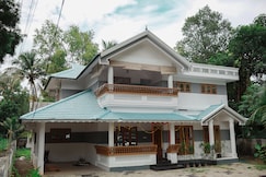 Grand Service Villa | Room in a Villa, Alleppey