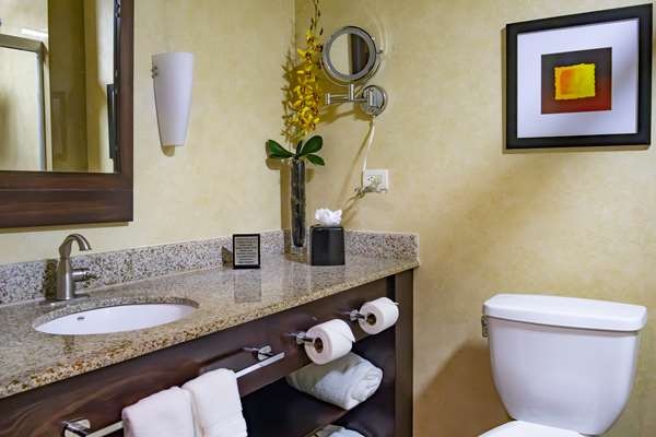 Best Western Premier Monterrey Aeropuerto - Tap to explore photos