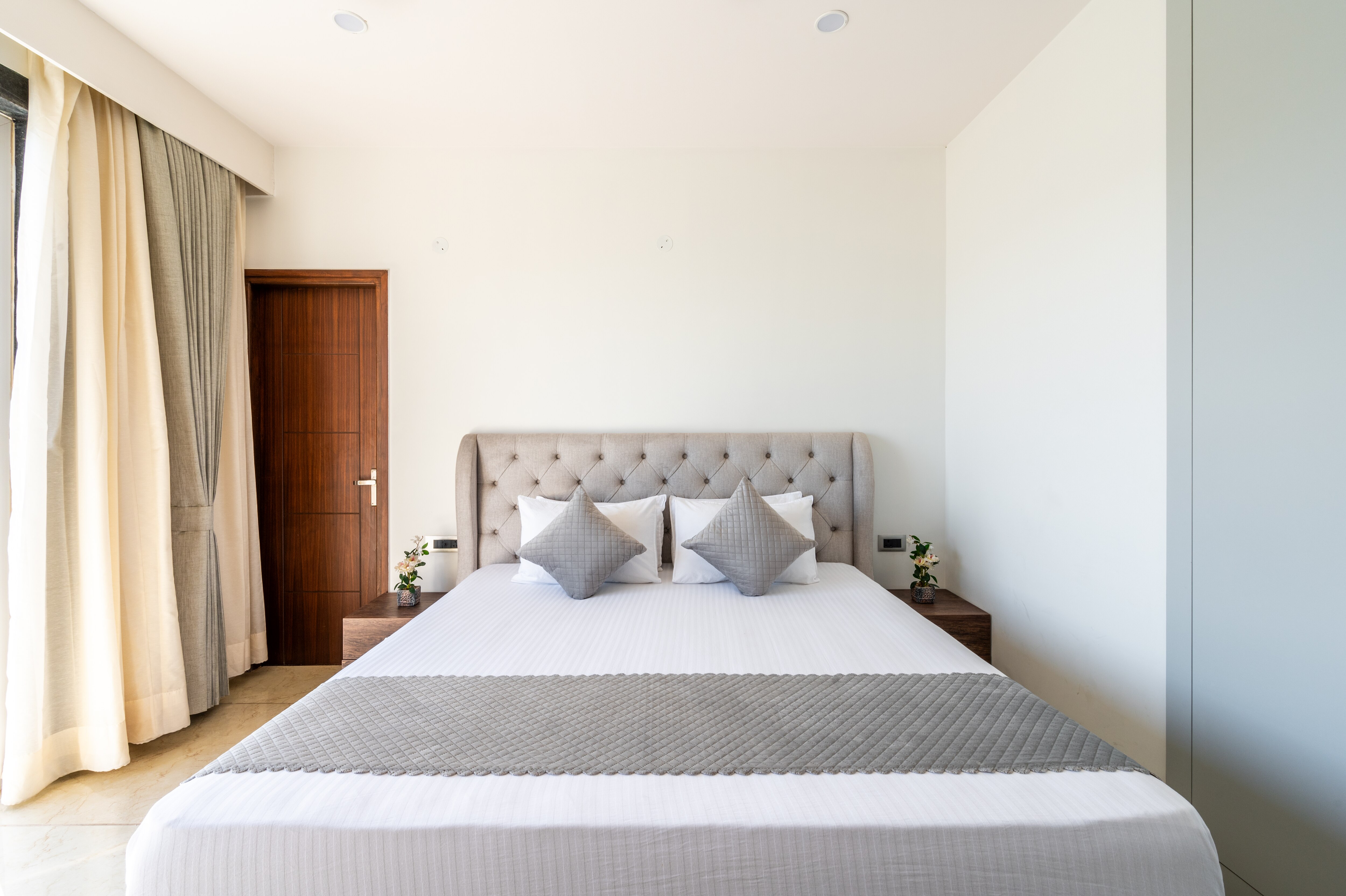 Beautiful 2BHK Apartment with Balcony and Kitchen - Tap to explore photos