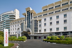Movenpick Hotel & Apartments Bur Dubai, Sharjah