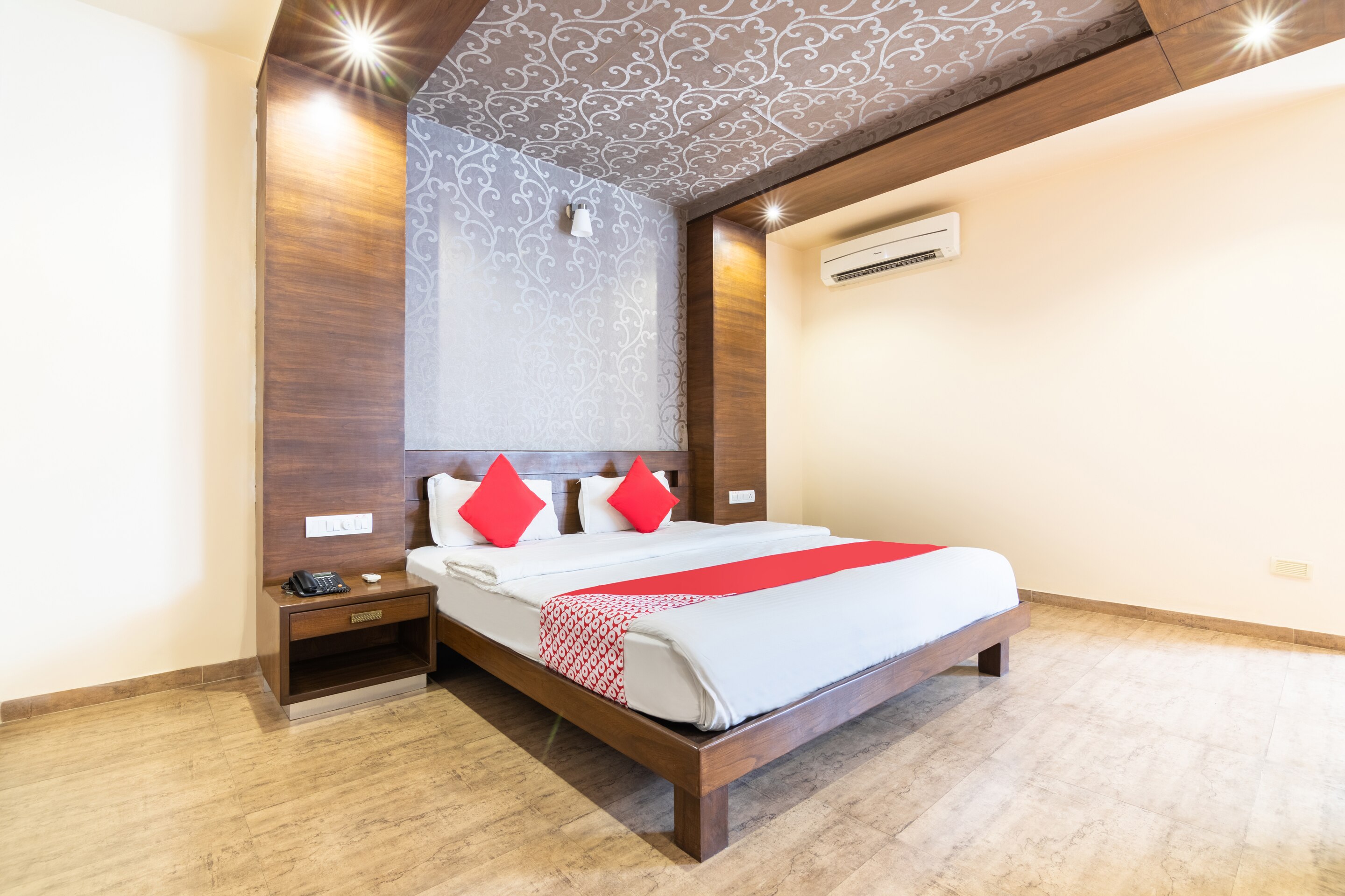 Capital O 490 Hotel Compact Maple Leaf Bengaluru Price Address