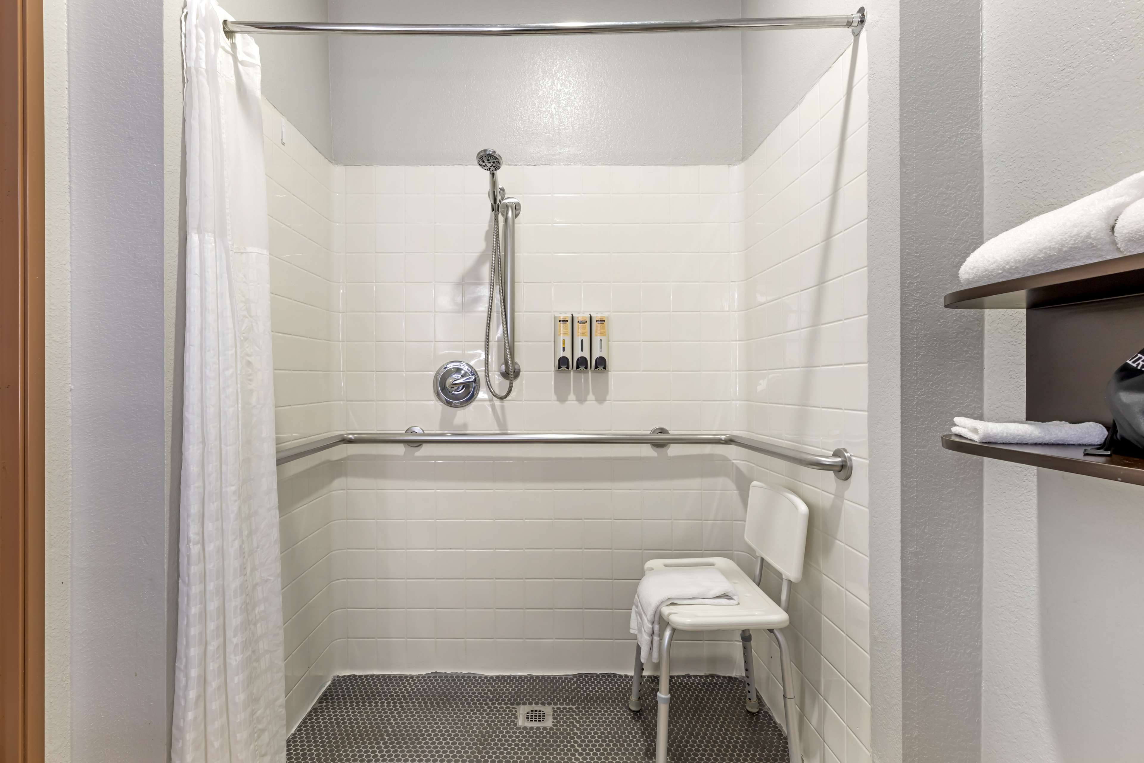 Best Western Plus Lake Worth Inn & Suites - Tap to explore photos