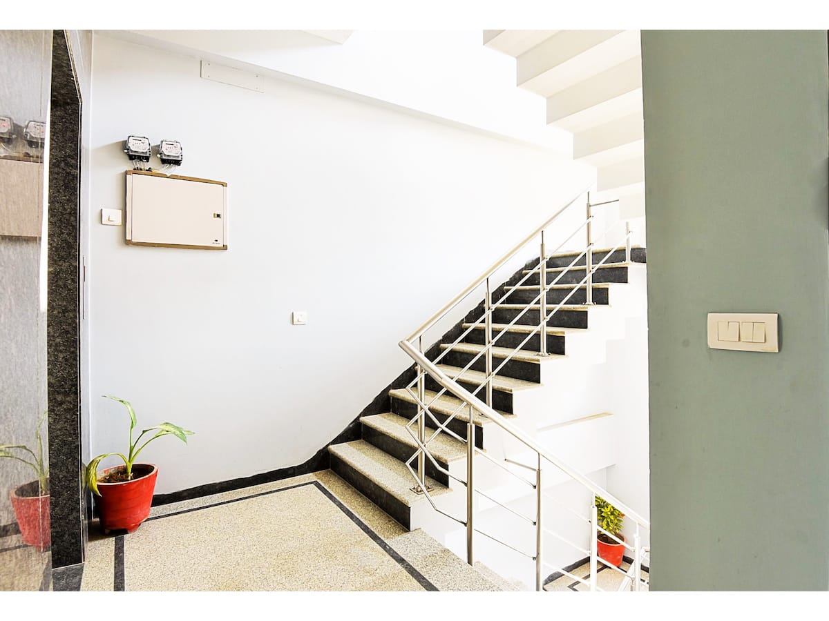 BluO Modern 1BHK  Medanta Medicity - Tap to explore photos