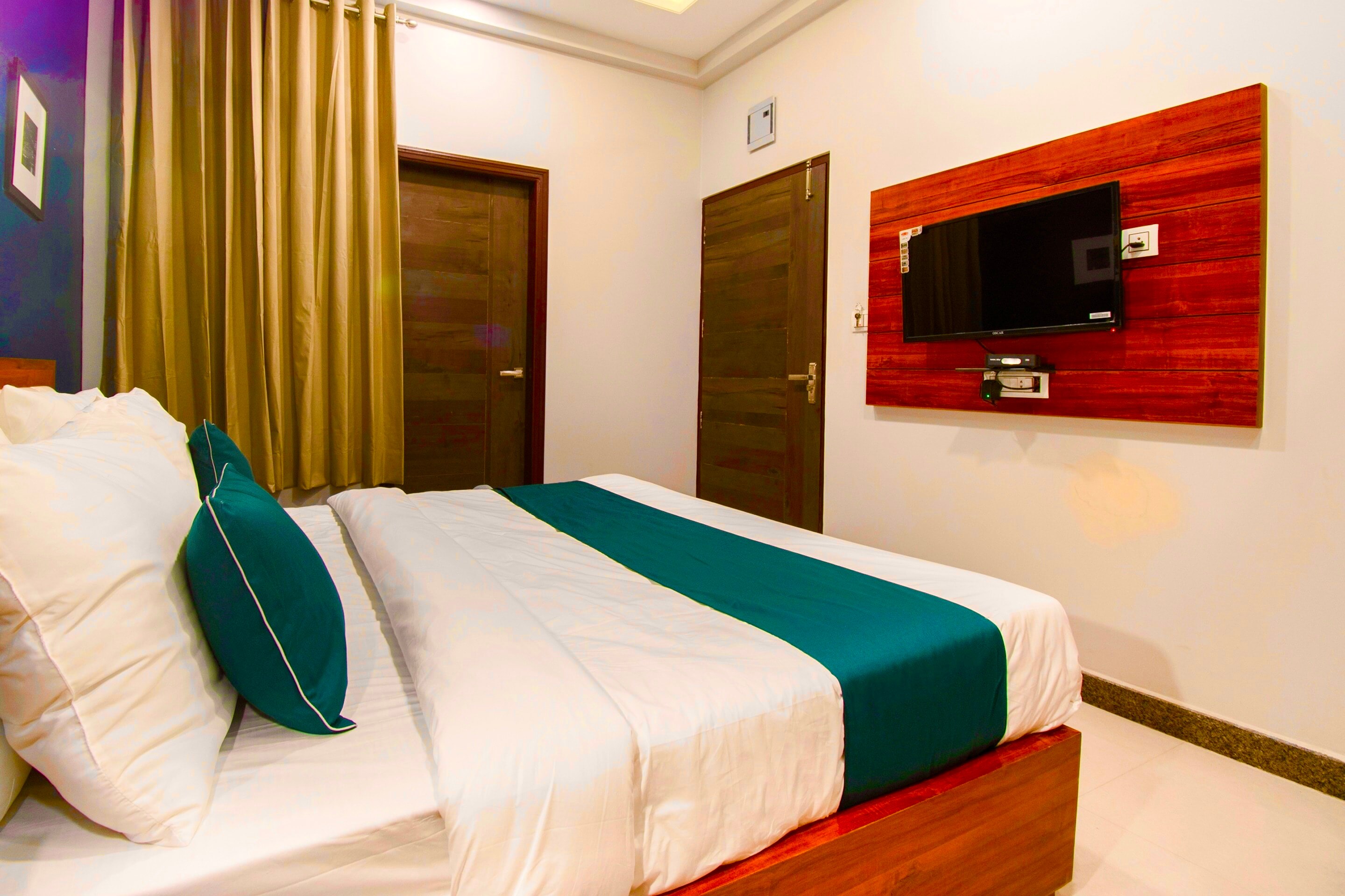 Hotel Ramida Suites Near Delhi Airport - Tap to explore photos