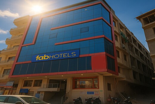 FabHotel The Golf Inn