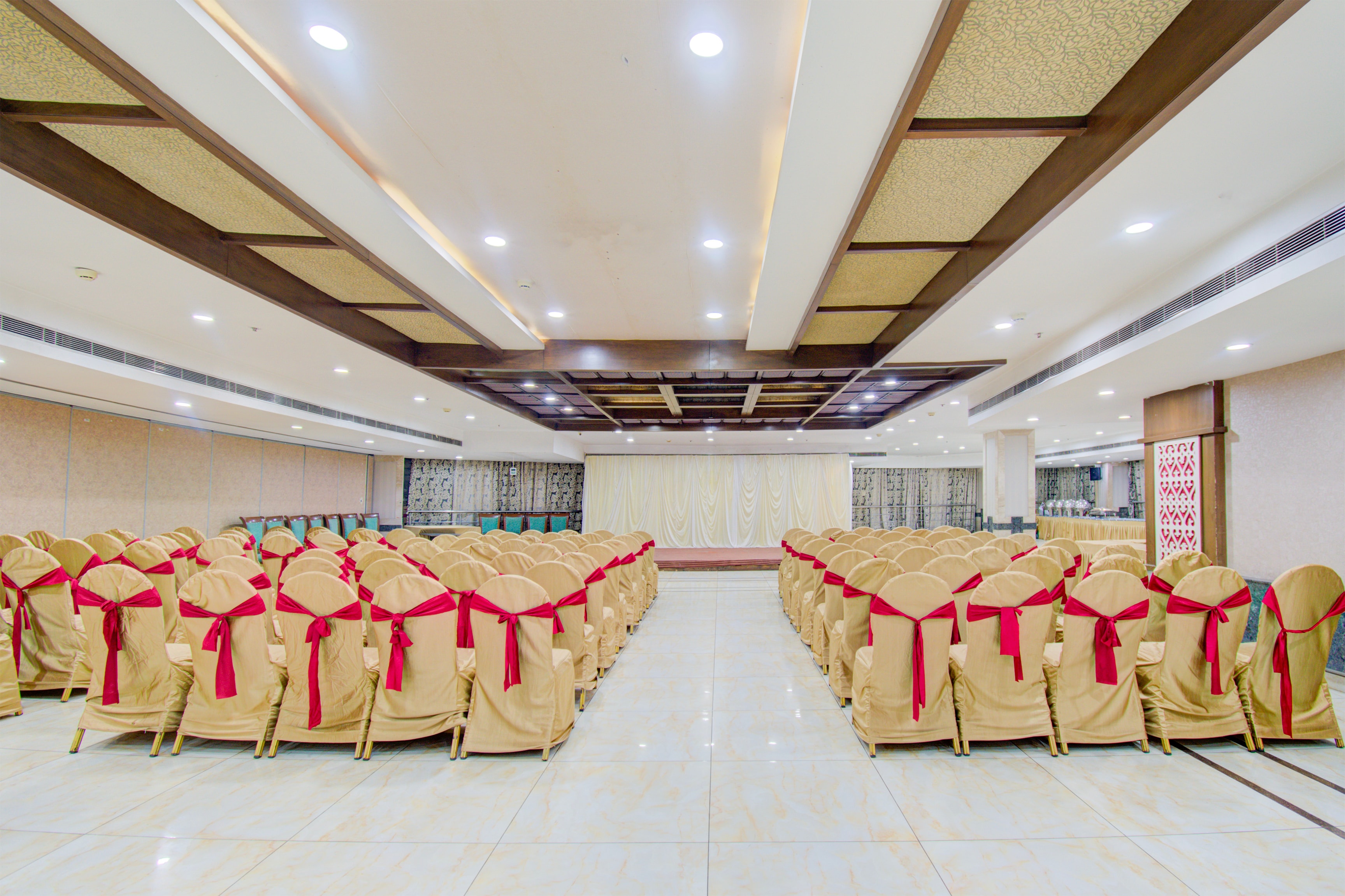 Super Townhouse Kothapet Formerly Surabhi Elite - Tap to explore photos