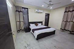 FabHotel Sarala Residency, Noida