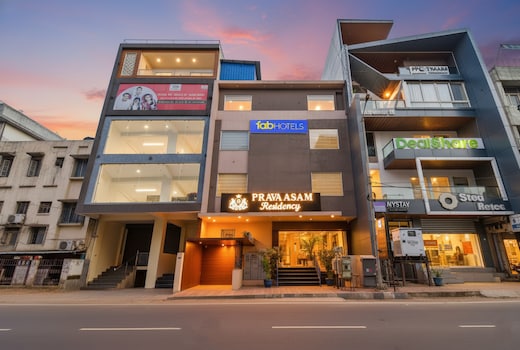 FabHotel Pravaasam Residency