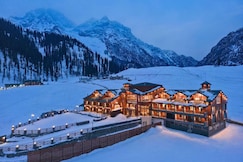 Four Points by Sheraton Sonamarg Resort, Sonmarg