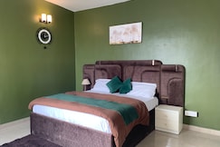 Hayaat's Stay, Lucknow