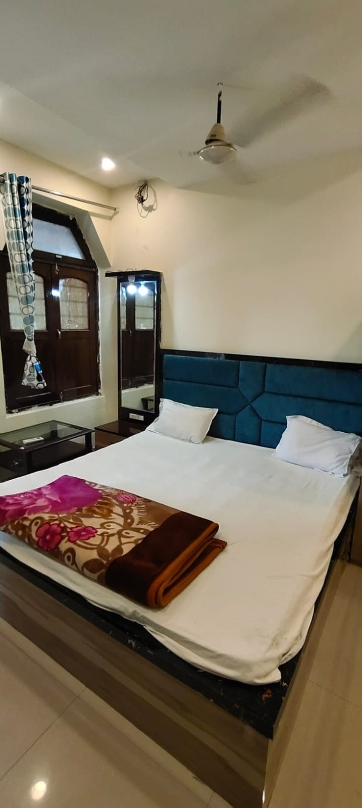 Hotel Shiv Surya - Tap to explore photos