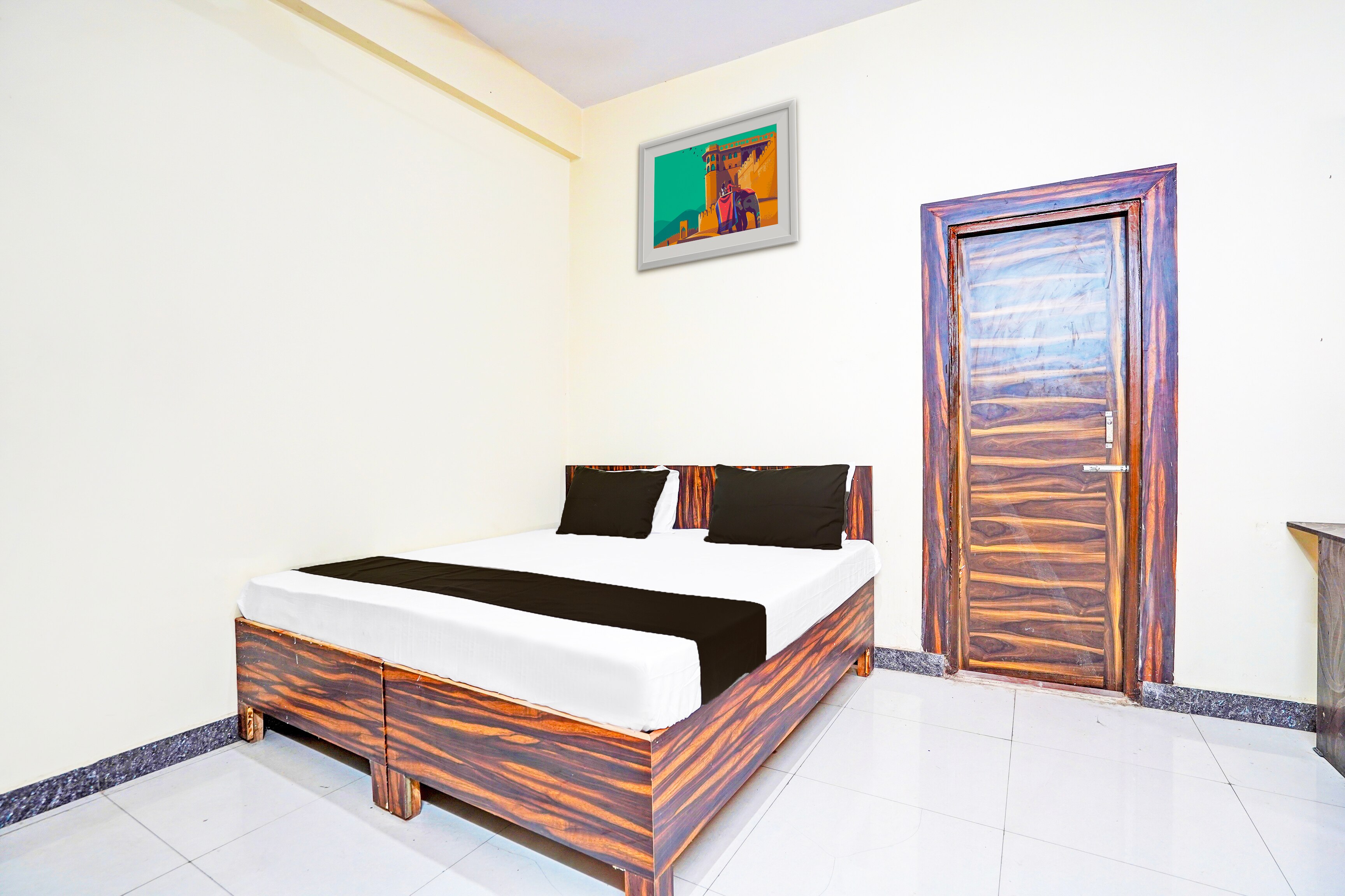 Hotel O S.B.N HOTEL AND RESEIDENCY - Tap to explore photos