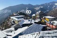 360 HILLS, Chaurah