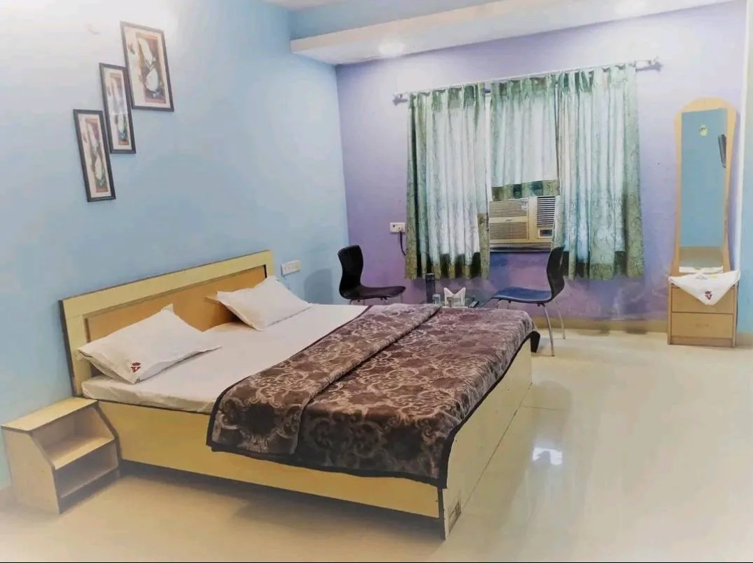 Hotel Uday Malwa - Tap to explore photos