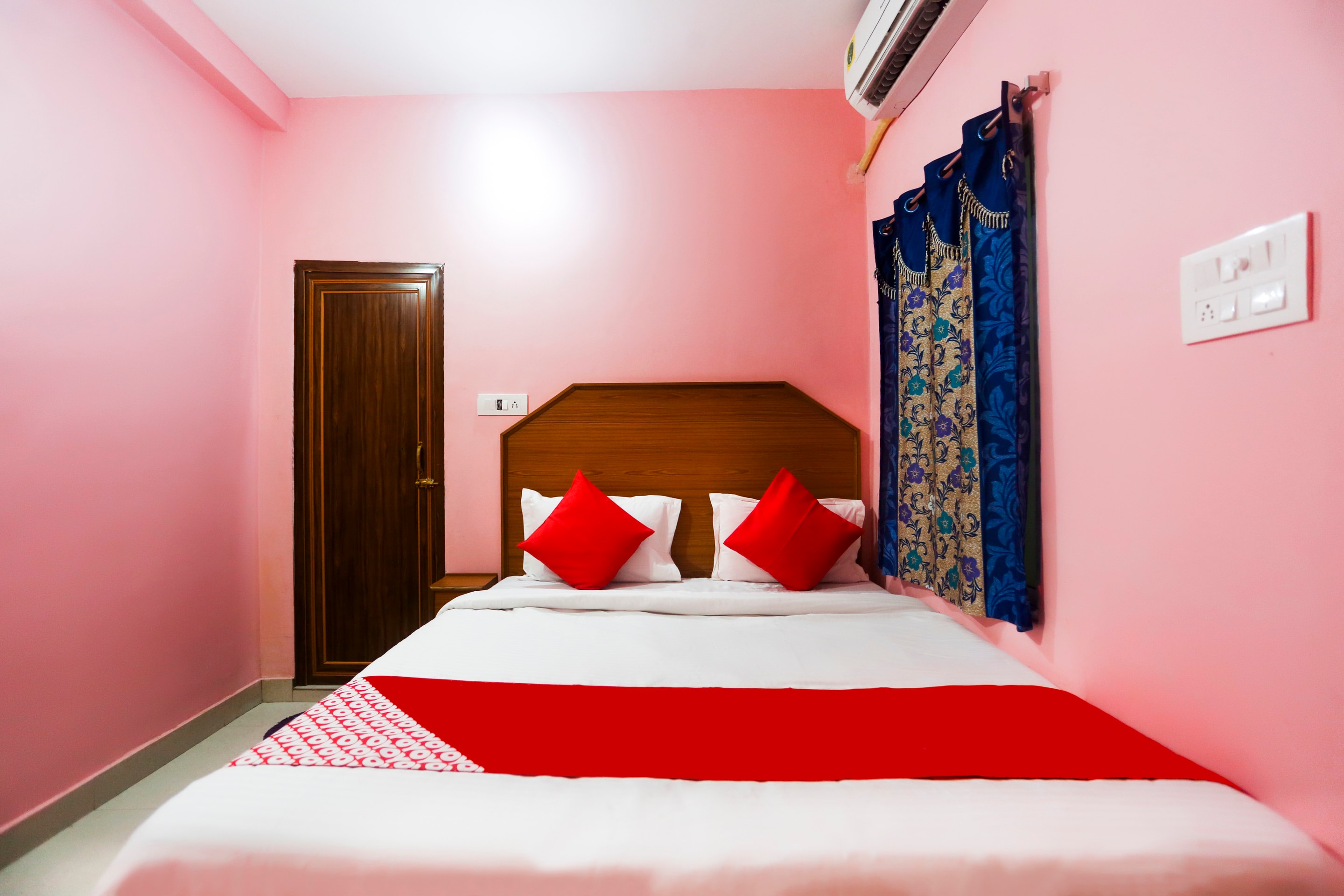 Hotel O Shriram Hotel - Tap to explore photos