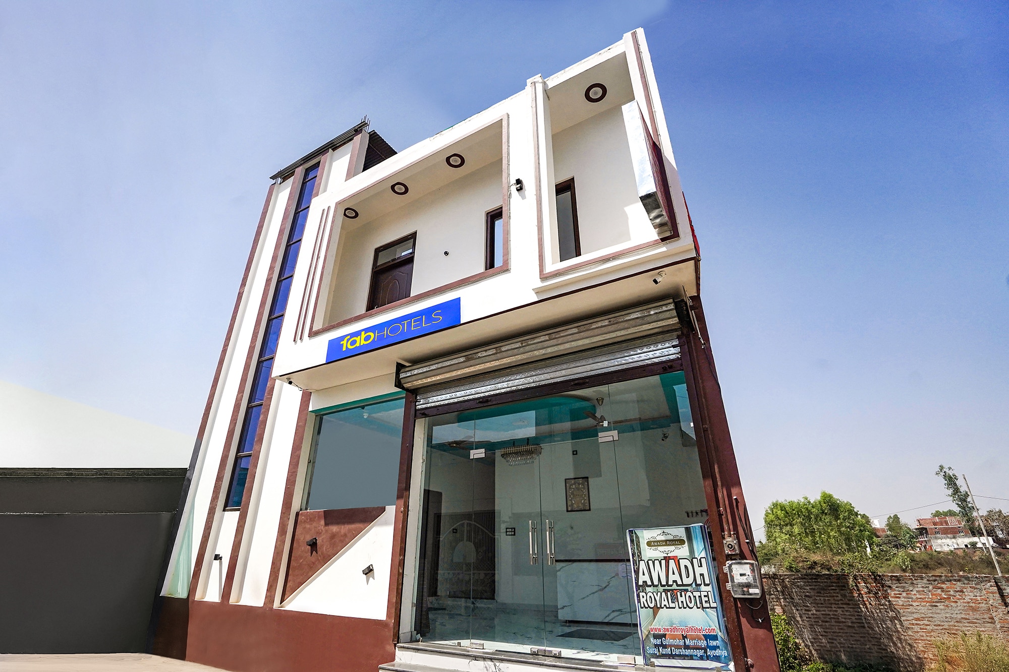 FabExpress Awadh Royal - Tap to explore photos