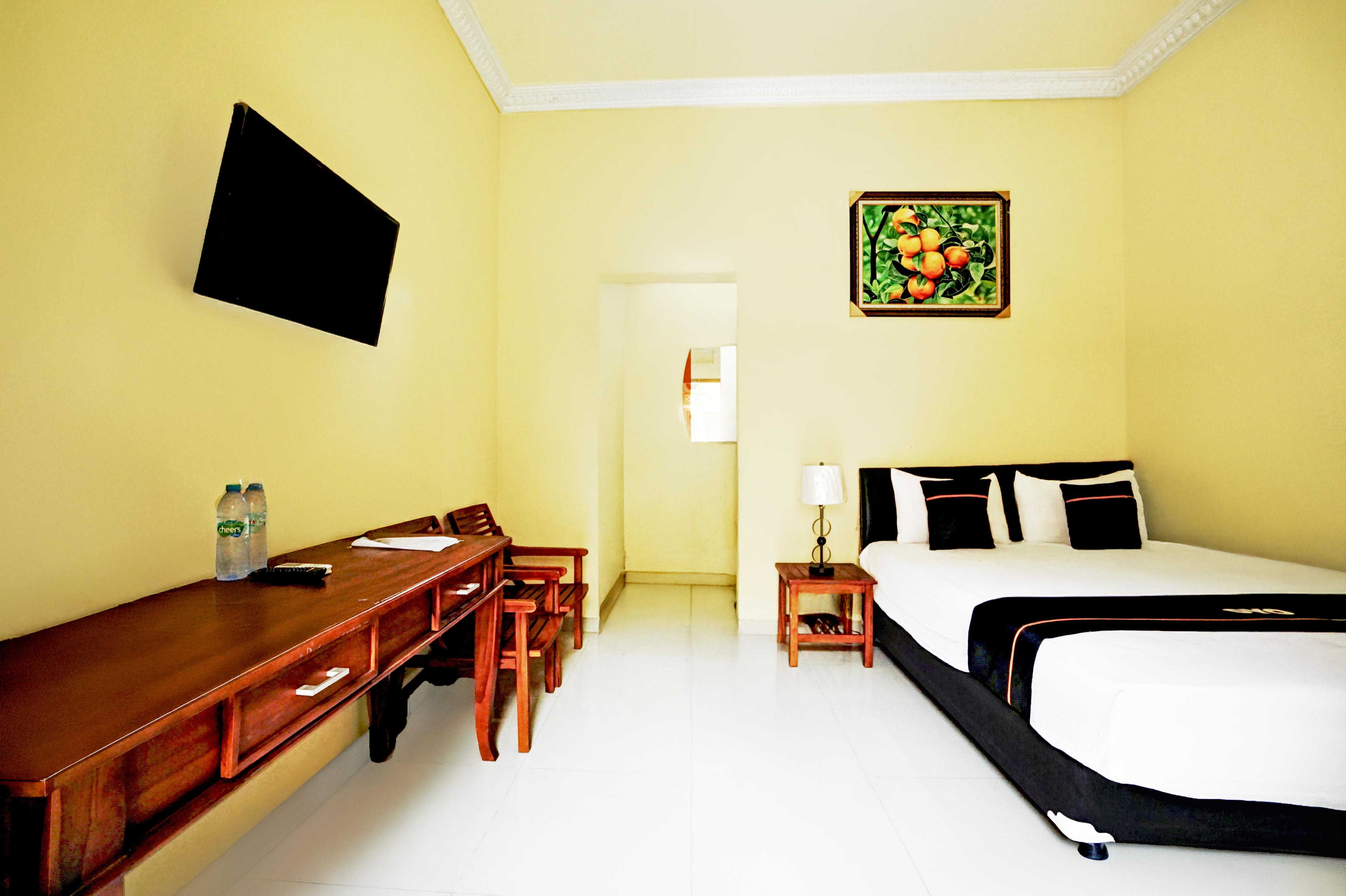 OYO 179 68 Residence Indonesia - Tap to explore photos