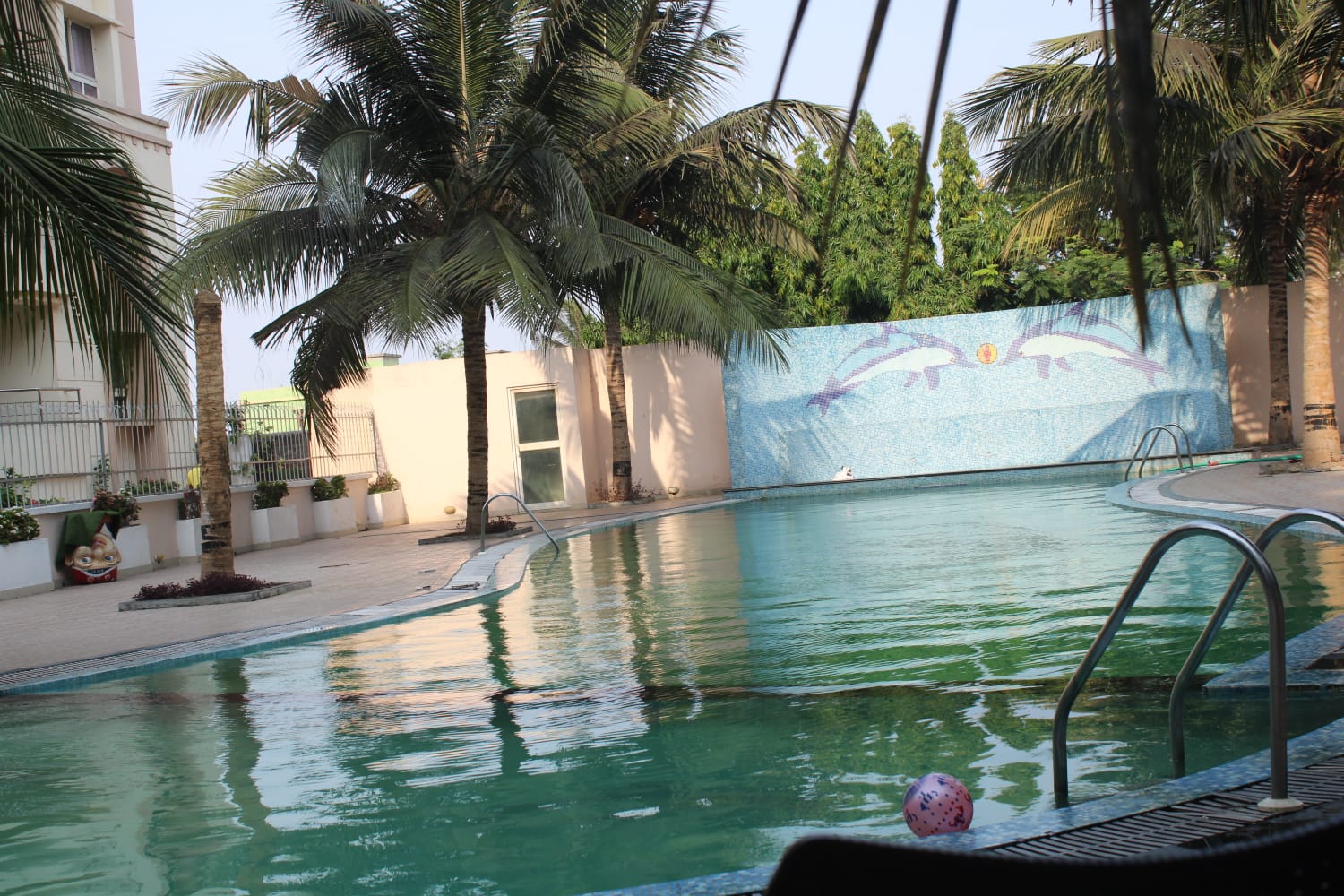 Insignia Beach Resort Serviced Suits and Appatmnt - Tap to explore photos