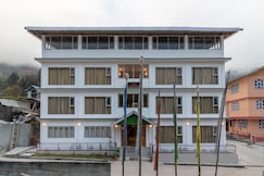 Magellan's The Golden Bridge, Lachung