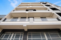 Super Townhouse Khajuri Khas Metro Station, Delhi