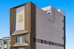 A Square Rivera, Salem