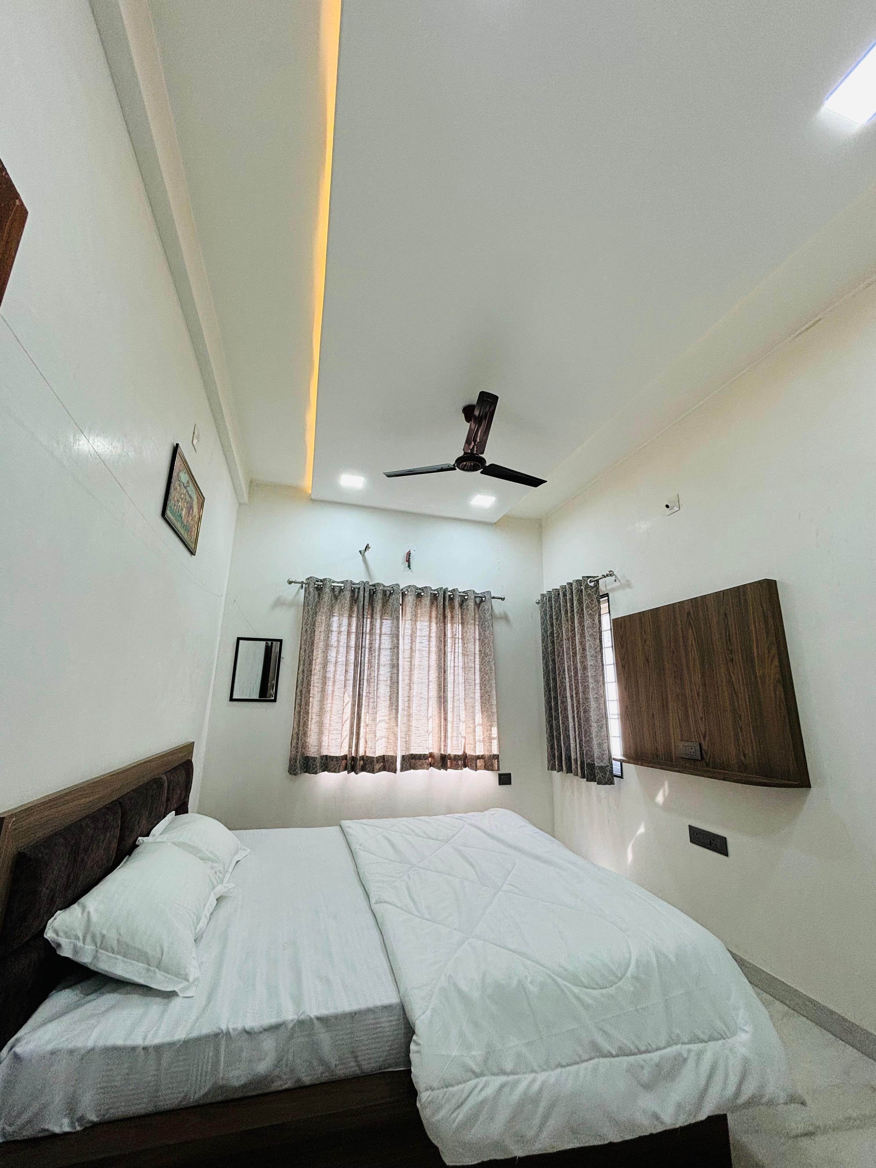 The Flora Homestay |Near Goverdhan Sagar Lake - Tap to explore photos