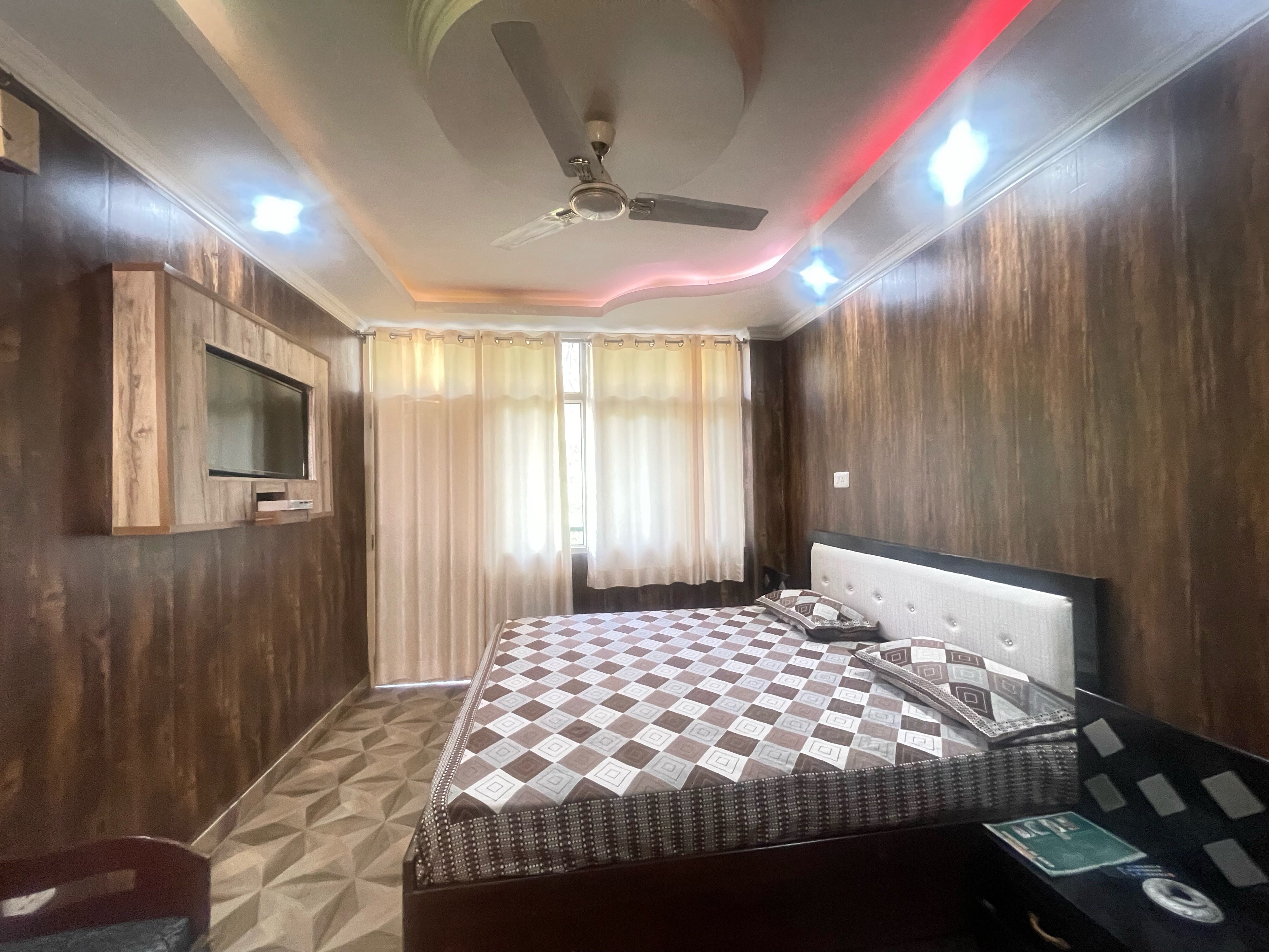 Chimbalhar Homestay - Tap to explore photos