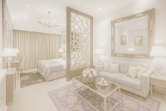 The hangout luxury stay, Delhi