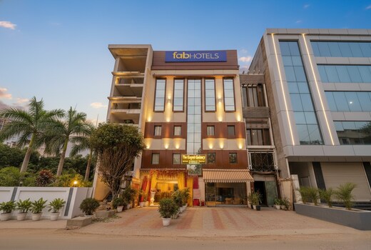 FabExpress Dwarka Suites