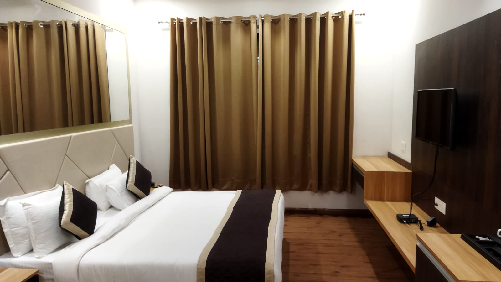 LOHIYA RESORT - Tap to explore photos