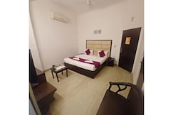 Hotel the First-By Hotelier Anands, Agra