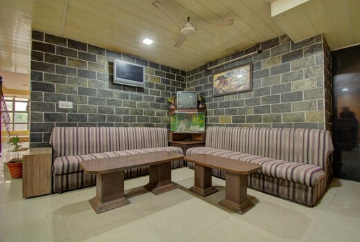 OYO 16002 Hotel Shaan Jaipur Hotel Price, Address & Reviews