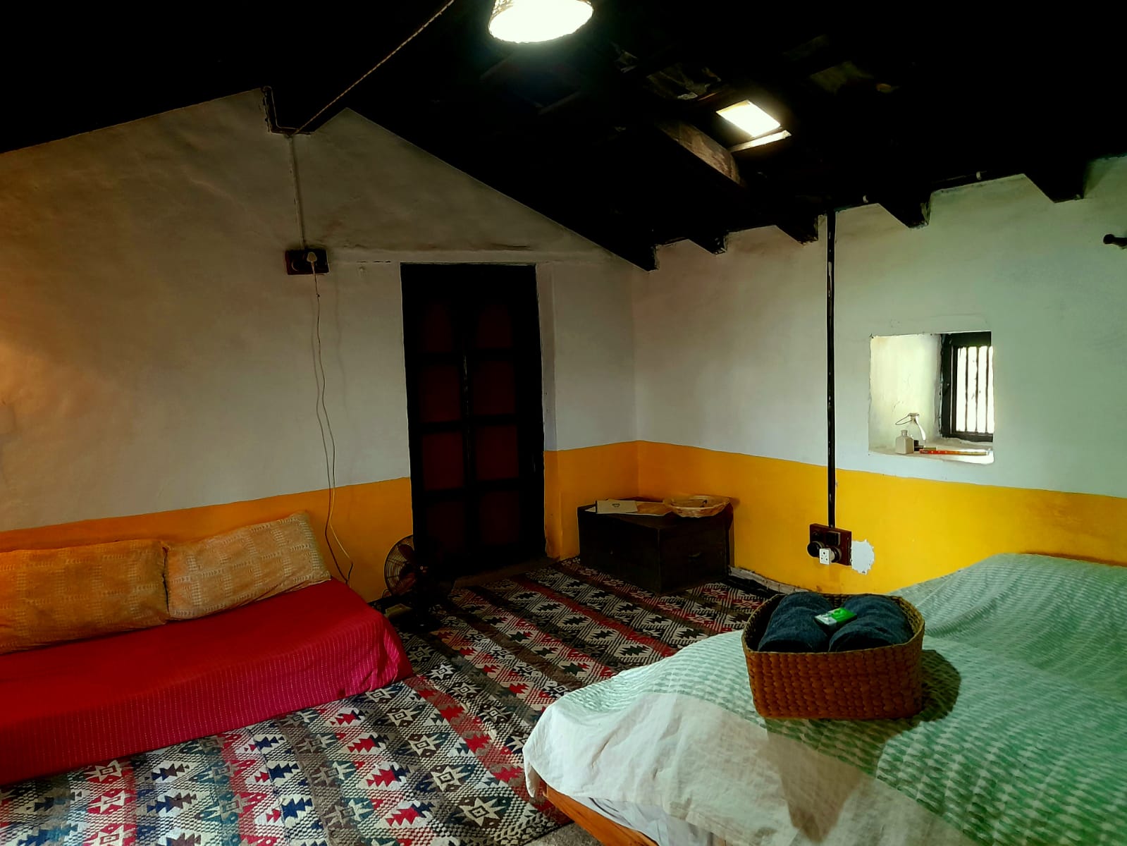 Ballu homestay Monal - Tap to explore photos
