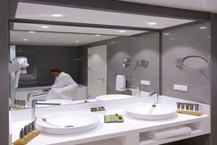 Novotel Orisha Cotonou, Adjarra