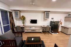 Cloudcrest Manor Studio by SuperHomes, Pune