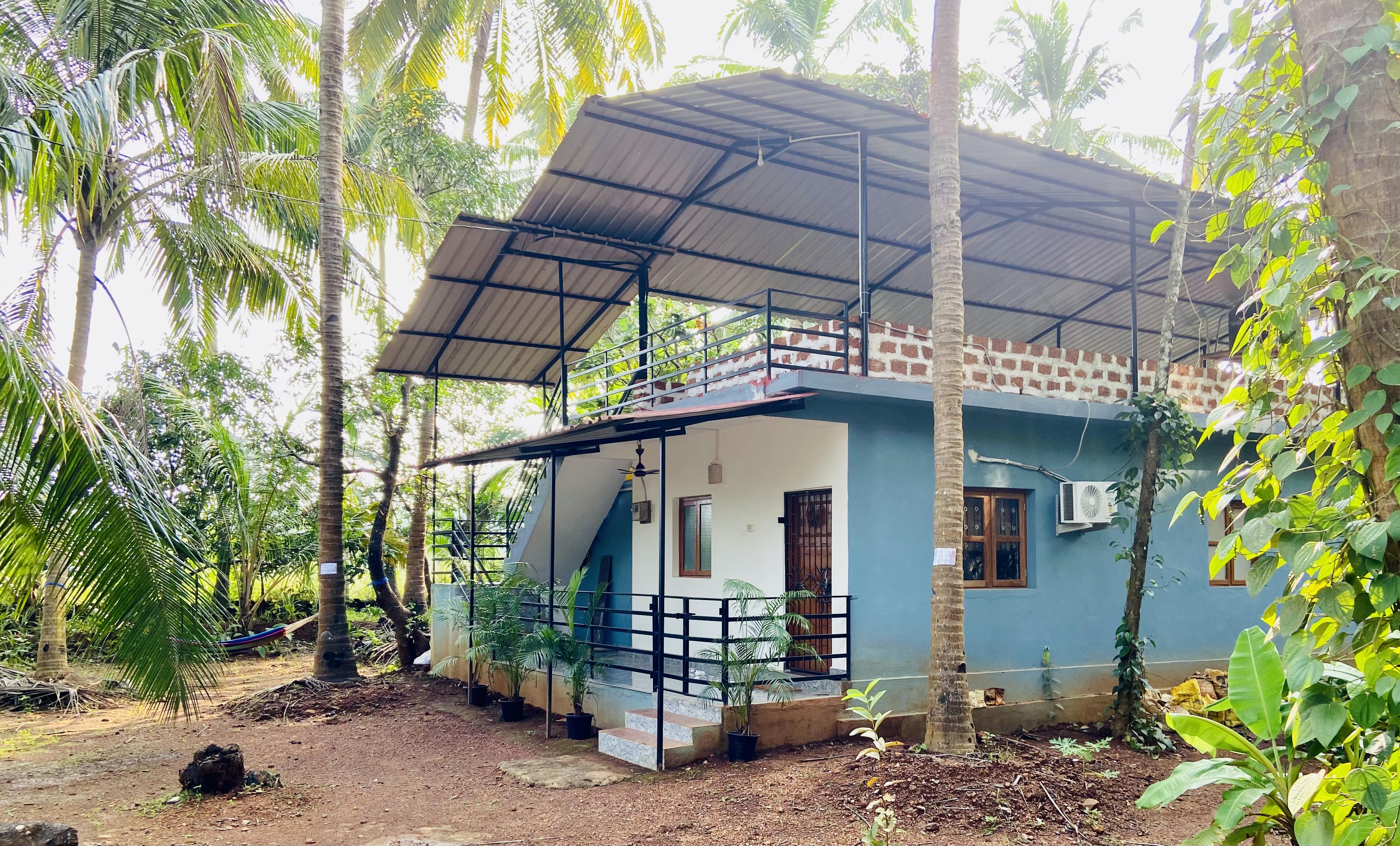 Palolem road farmhouse - Tap to explore photos