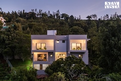 StayVista at Villa Aruvi, Ooty