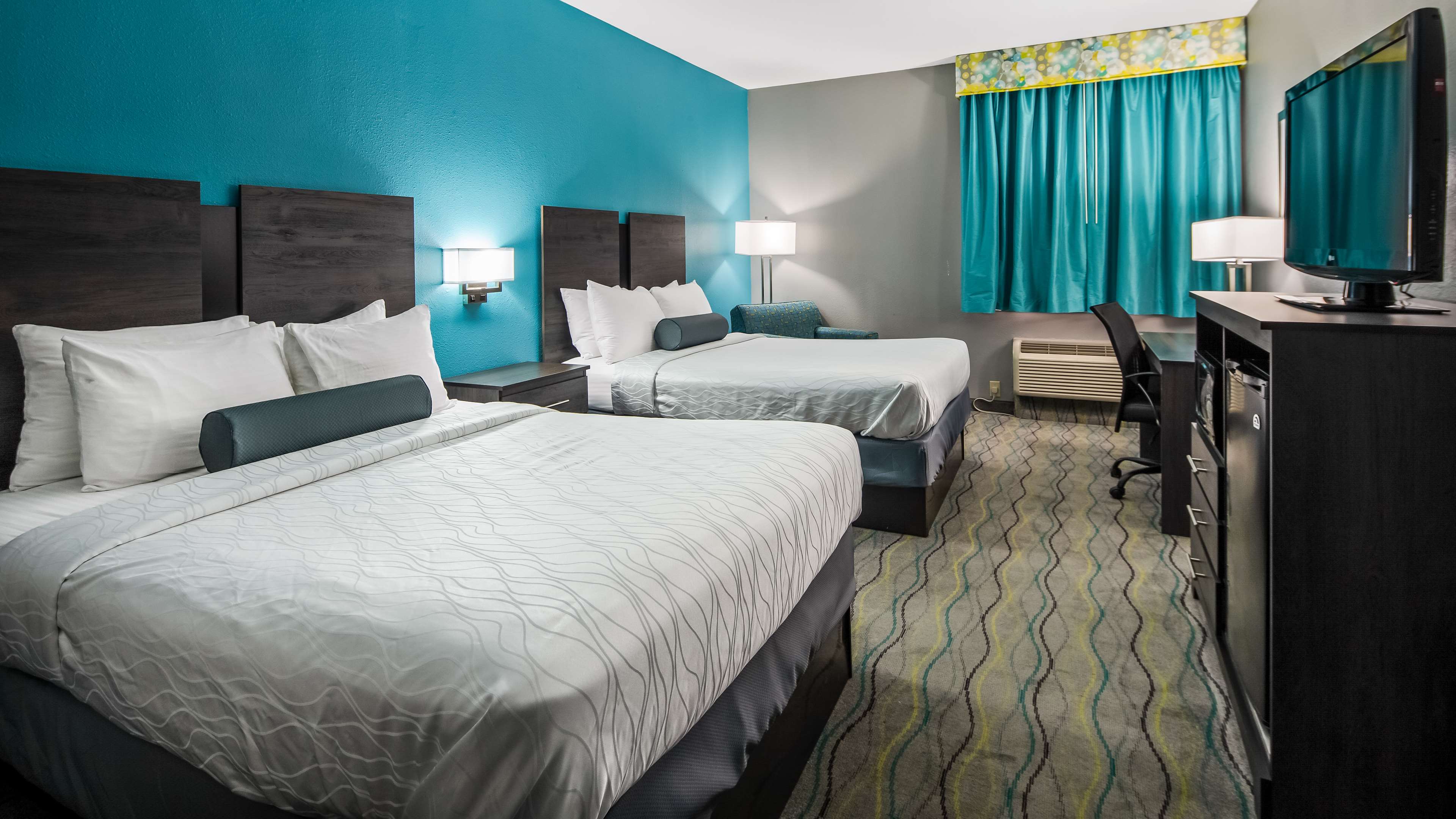 Best Western PLUS Executive Inn - Tap to explore photos