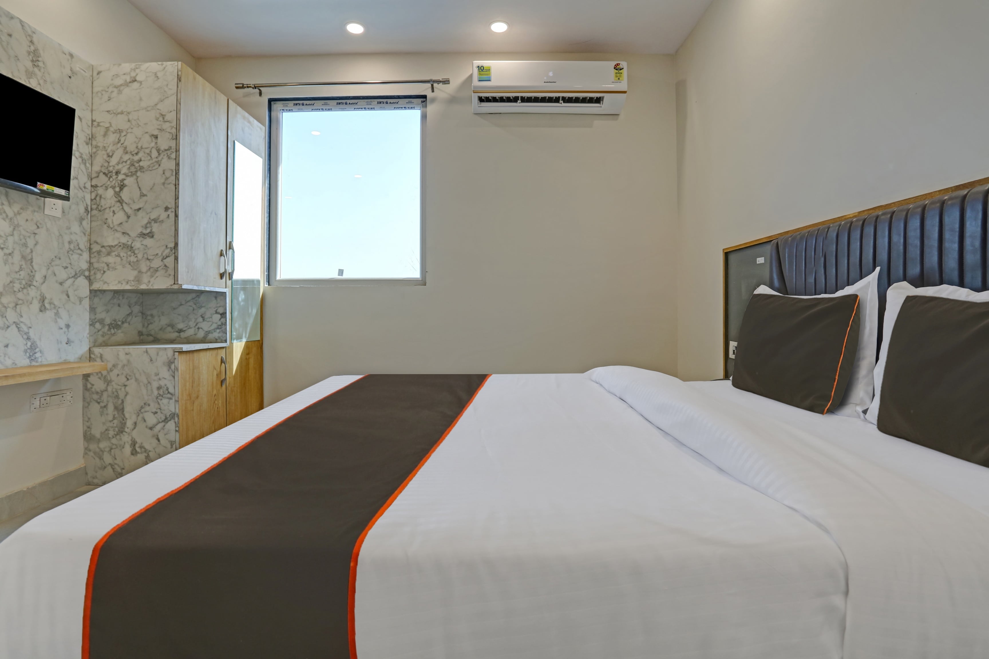 Townhouse VIP Grand 𝗕𝗢𝗢𝗞 Delhi Hotel