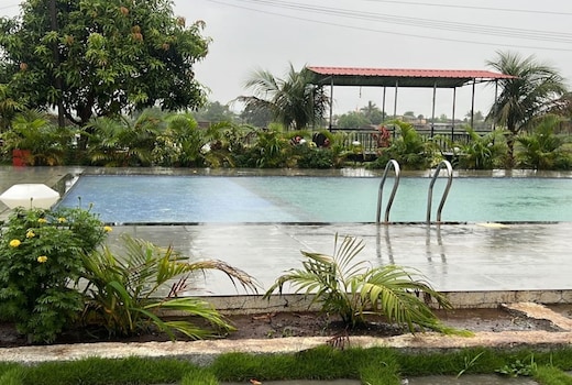 Red Sun The Lake Front Resort Karjat