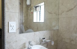 Bathroom 10