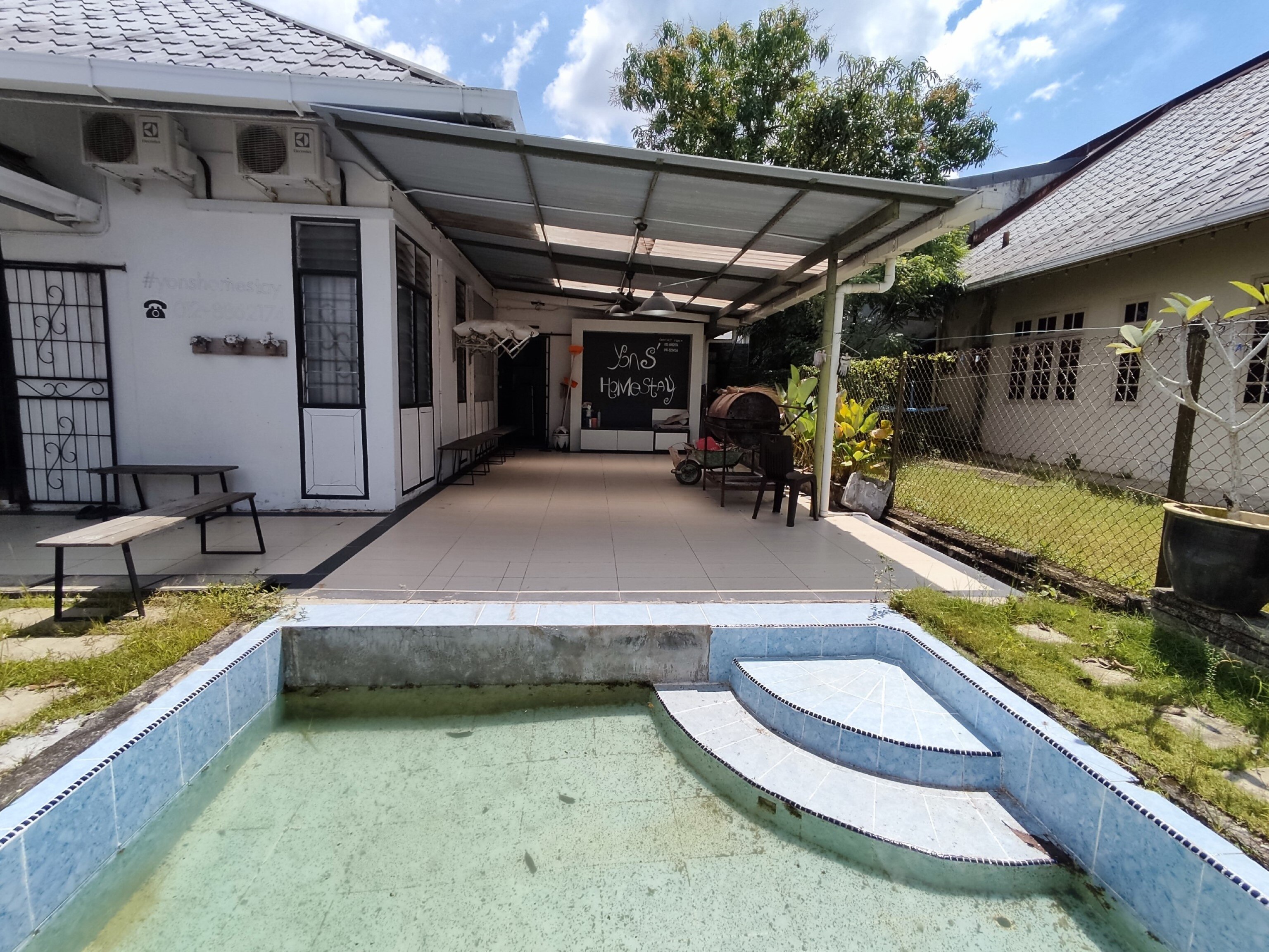 OYO Homes 90300 D'hitech Home - Tap to explore photos