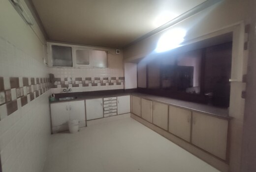 Cozy 4 BHK Apartment