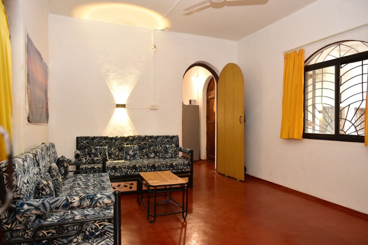 Casa Palmeira, Beachside Anjuna - Tap to explore photos