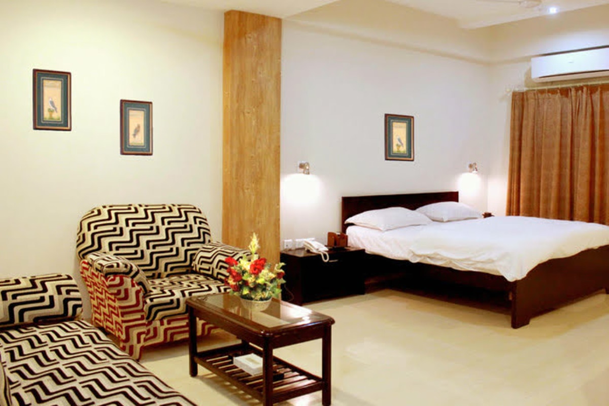Hotel Shree Vilas - Tap to explore photos