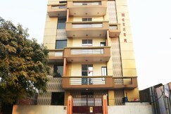 Madhav Bahavan Ayodhya, Ayodhya