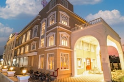 Hotel Utsav Square, Kaij